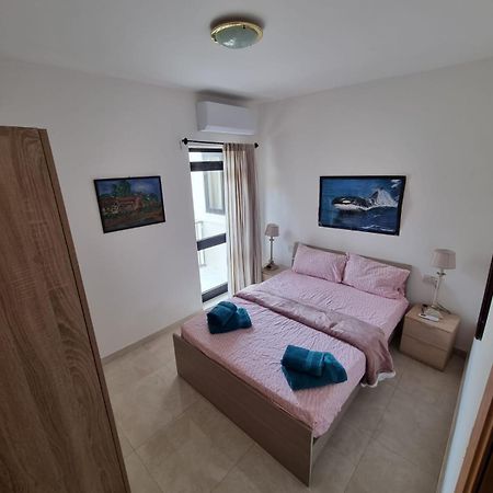 Modern Three Bedroom Apartment In Center Bugibba เซนต์พอลส์เบย์ ภายนอก รูปภาพ